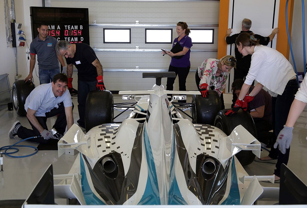 drpgroup inszenierte ein Event mit einem Formel 1 Wagen
