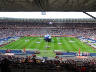 Bei der Mitarbeiterfeier zum 150-jährigen Jubiläum der Bayer AG waren in der Leverkusener BayArena weit über 100 Sendestrecken zu koordinieren.