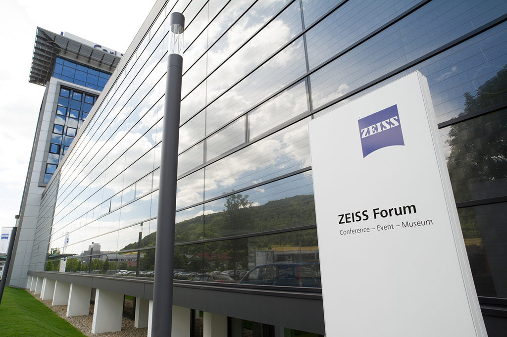 Das ZEISS Forum in Oberkochen mit dem integrierten, erweiterten ZEISS Museum der Optik.