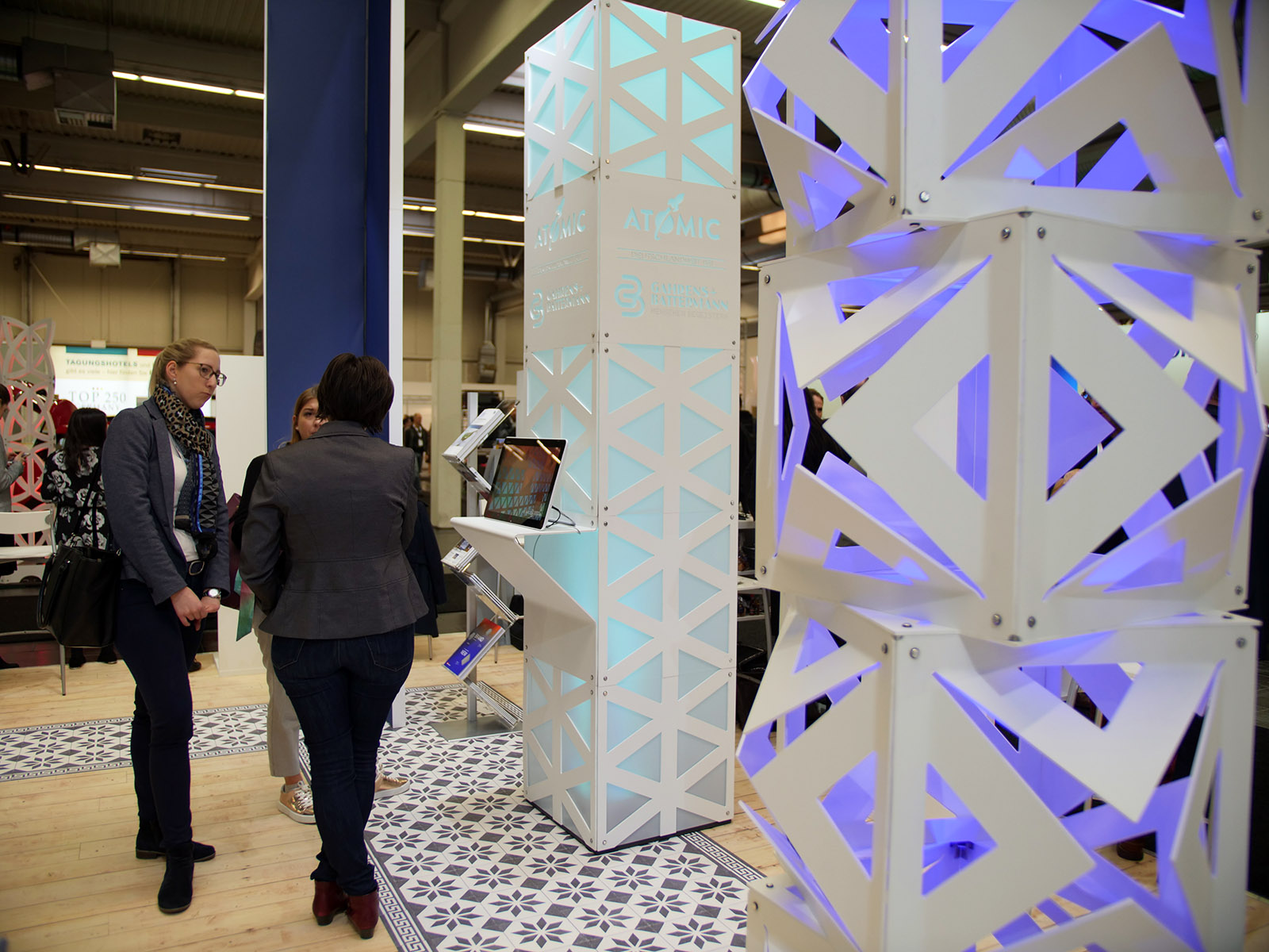 G+B_Messestand der dfv Mediengruppe auf der BOE 2019