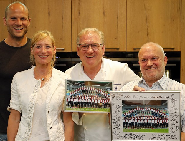 Olympiasieger Max Hoff mit Christine und Frank Schwarz sowie KRV-Präseident Jürgen Joachim (v. l.).