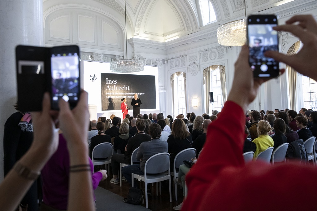 Inspirational_Stage_ADC_Experience2019