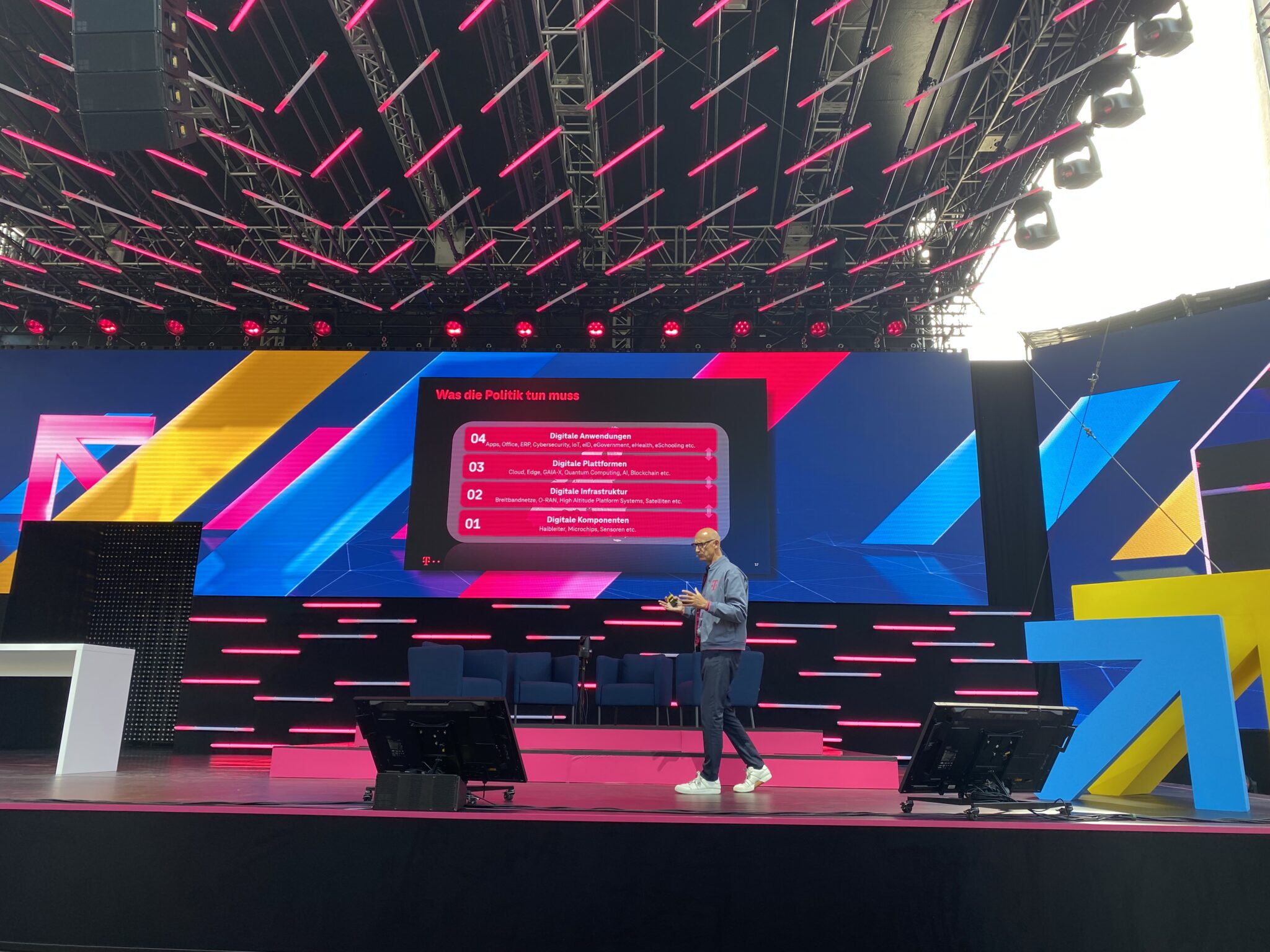Digital x 2021: Timotheus Höttges, Vorstandsvorsitzender Deutsche Telekom AG, auf der Inspiration Stage