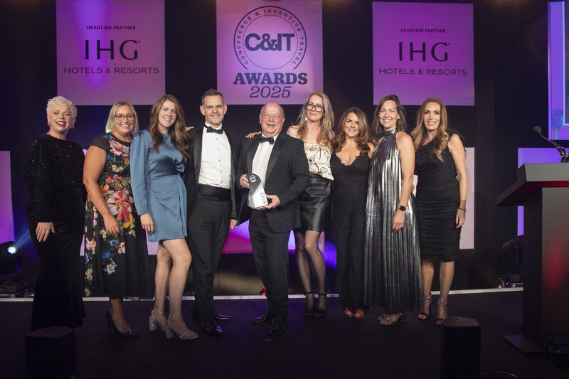 Dale Parmenter, CEO und Gründer der DRPGroup bei der Award-Verleihung